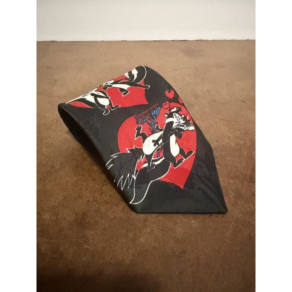 Tie Looney Tunes Vintage 1994 Pepe Le Pew Valentines Love Romance 100% Silk
